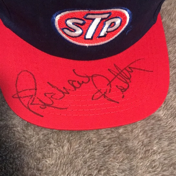 Richard Petty STP Autograph hat NWT - Picture 2 of 3